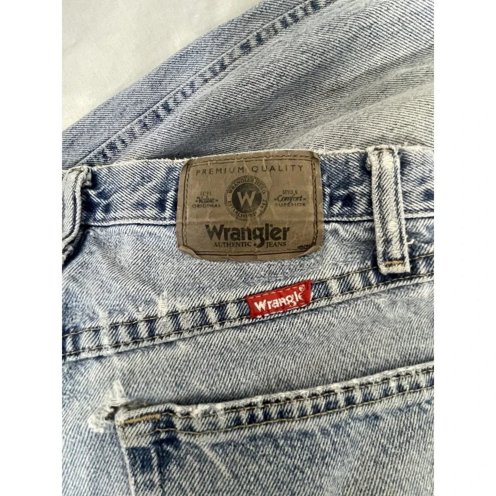 Vtg Wrangler Jeans 32x32‎ Blue Wash Denim Thrashed Distressed Ripped Grunge Work